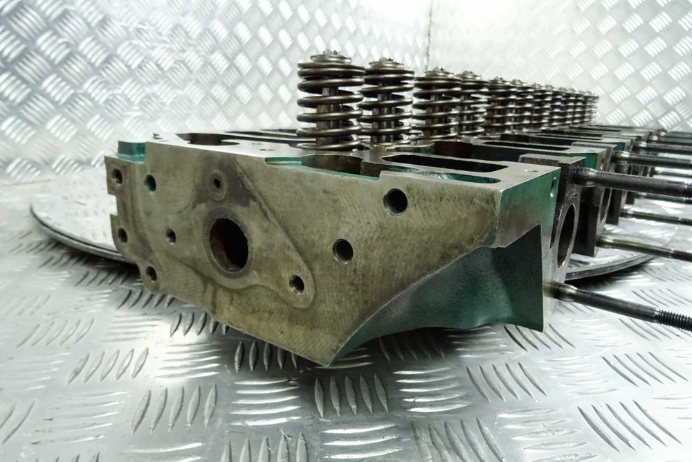 Głowica do silnika Volvo D7D. Cylinder head Volvo