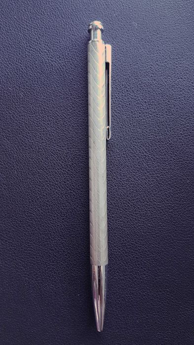 Caneta em Prata ( com marcas de contraste - ver fotos )