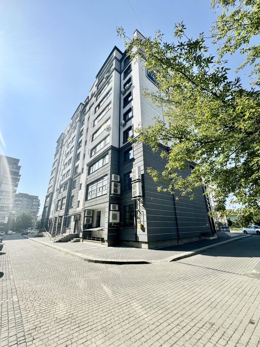 2-х кімнатна квартира з ремонтом по вул. Івасюка, біля ТЦ Велес.