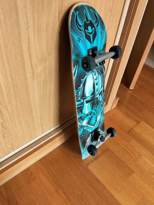Skateboard em bom estado