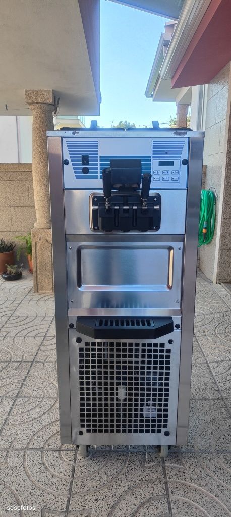 Máquina de gelo soft