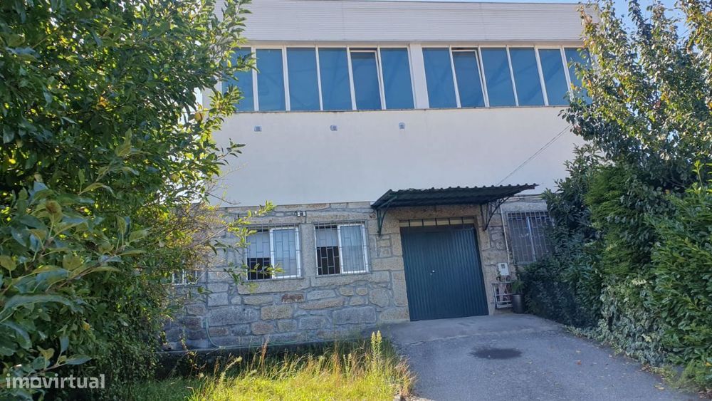 Oferta da Escritura e Registo de Compra /Armazém em S.TOMÉ DE NEGRELOS