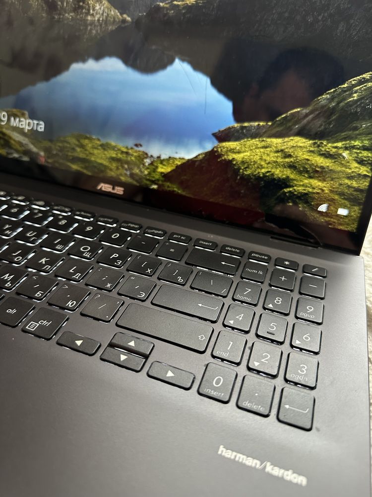 Asus Zenbook Flip UX562FA