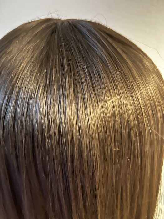 Peruka kolor brąz długa z grzywką Naturalny wygląd