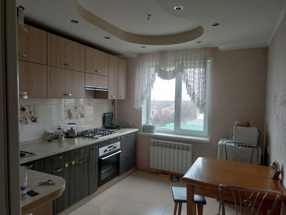 Продам трикімнатну квартиру