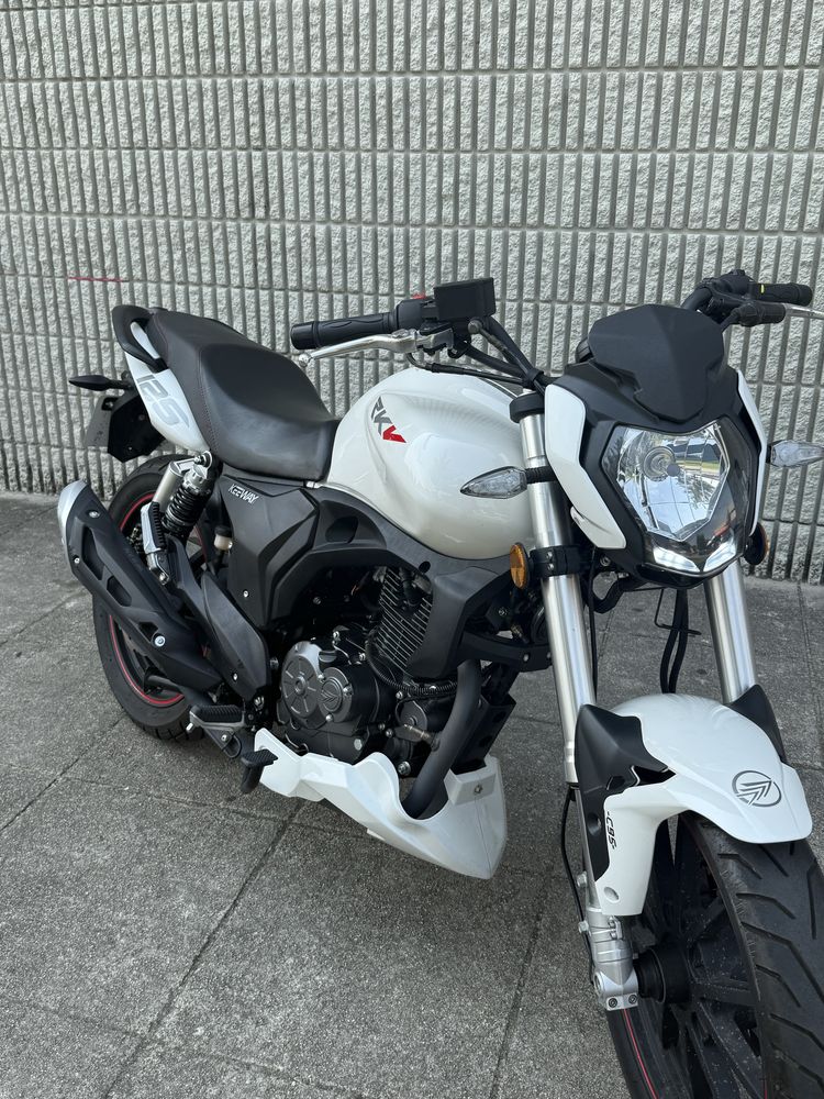 Keeway RKV125 nova