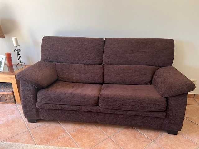 Sofá em tecido castanho em muito bom estado