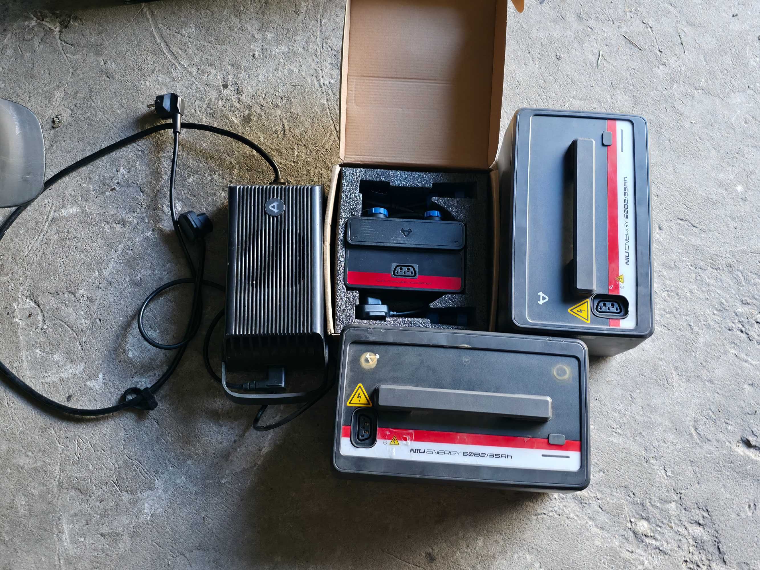 Skuter NIU NQi Pro GT elektryczny 80km/h baterie 2x 35Ah zasięg 120km