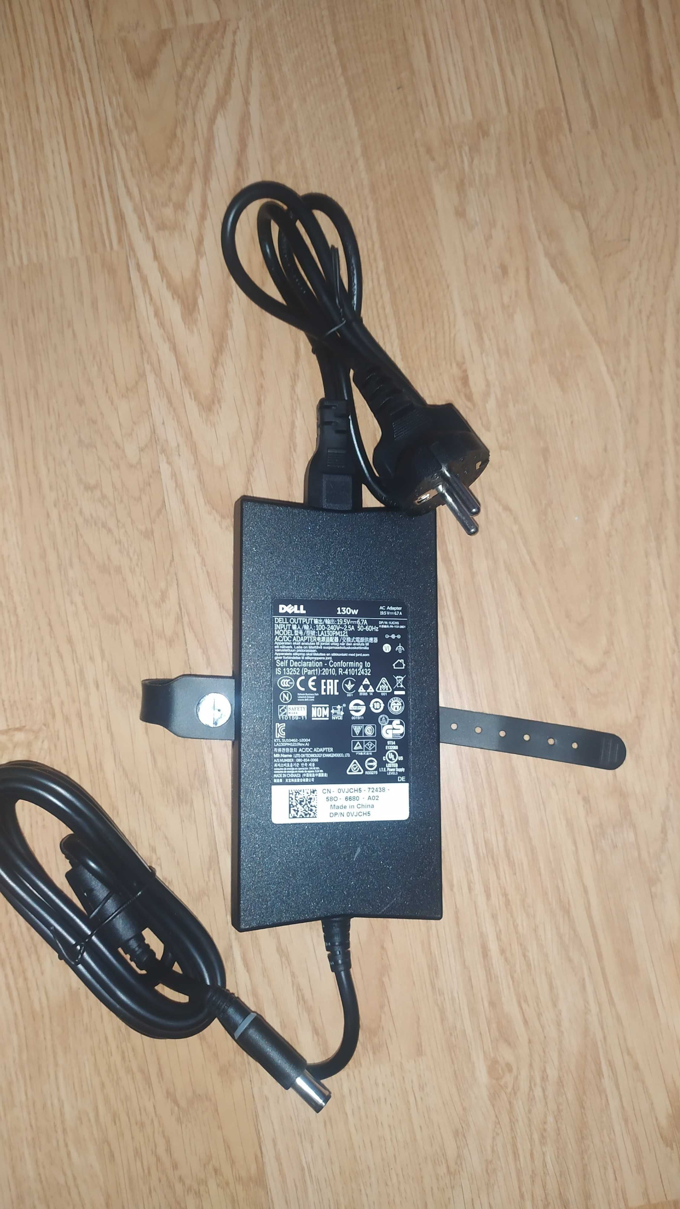 Zasilacz Dell Power Adapter 130W 19.5V 6.7A 7.4x 5.0 LA130PM121