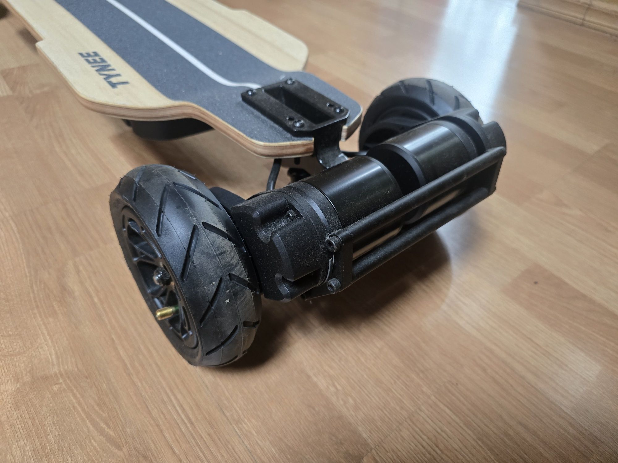 Tynee Explorer Nowy Longboard elektryczny