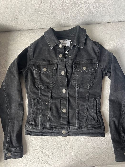Джинсова куртка Bershka