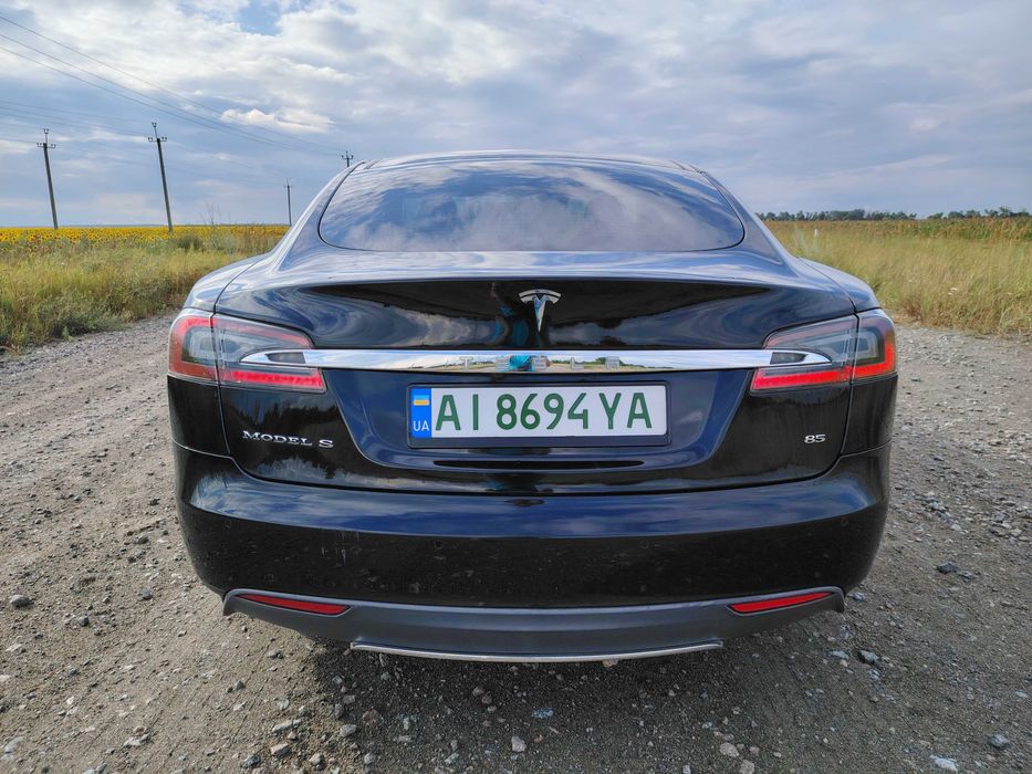Tesla Model S 2014