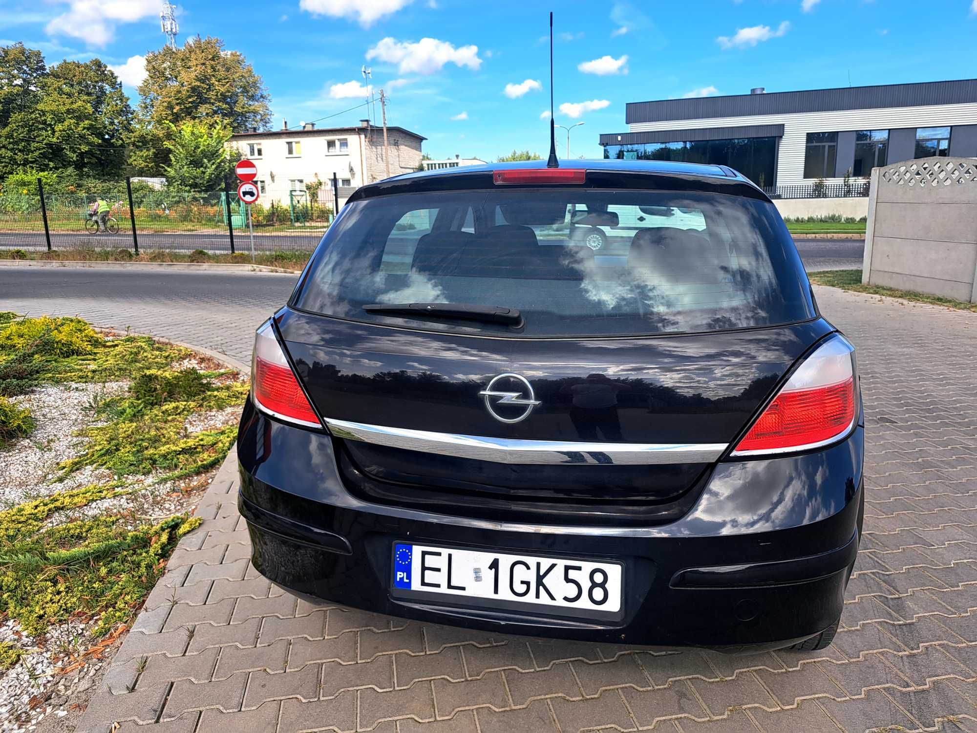 Opel astra h 2007 rok 1.6 105km zrobione sprzeglo klima doiwestowana