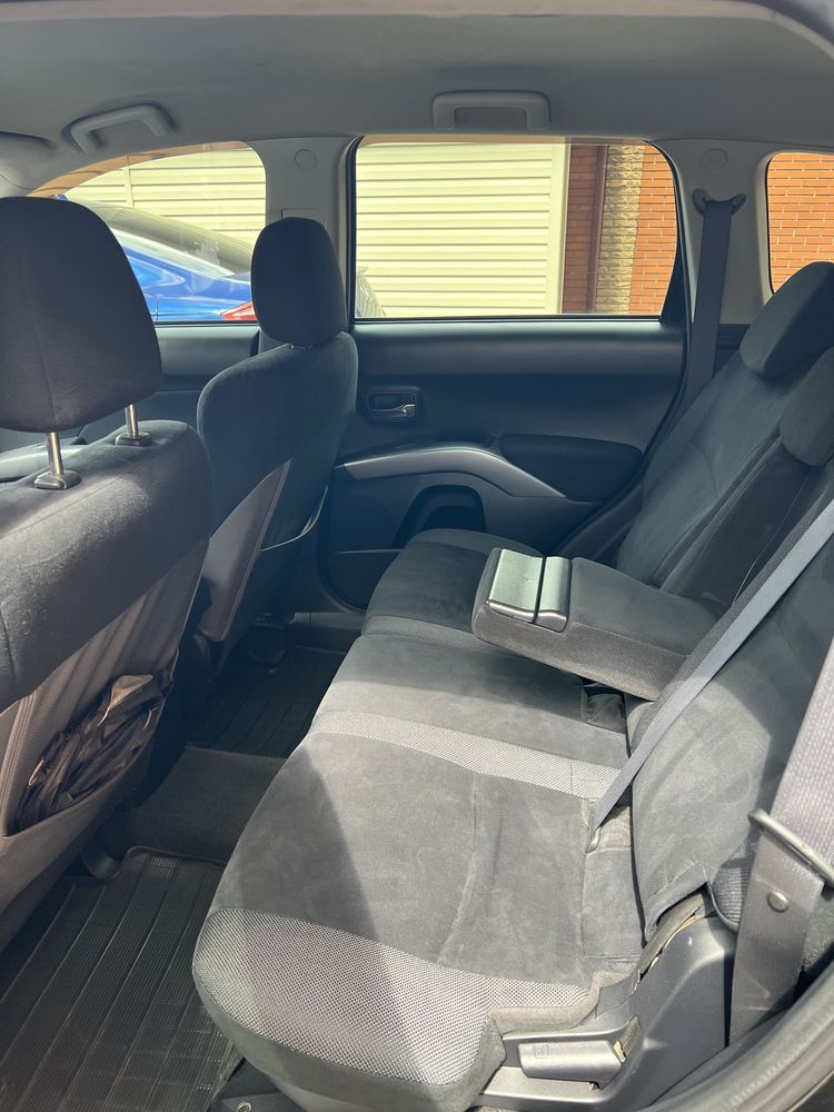 Mitsubishi Outlander XL