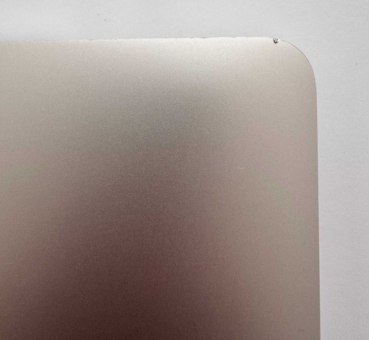 Macbook Pro 16", 2019 używany, 1TB srebrny, 1 właściciel, Touch Bar