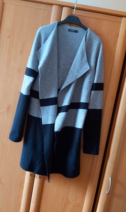 Kardigan sweter Reserved roz S szaro czarny długi ciepły