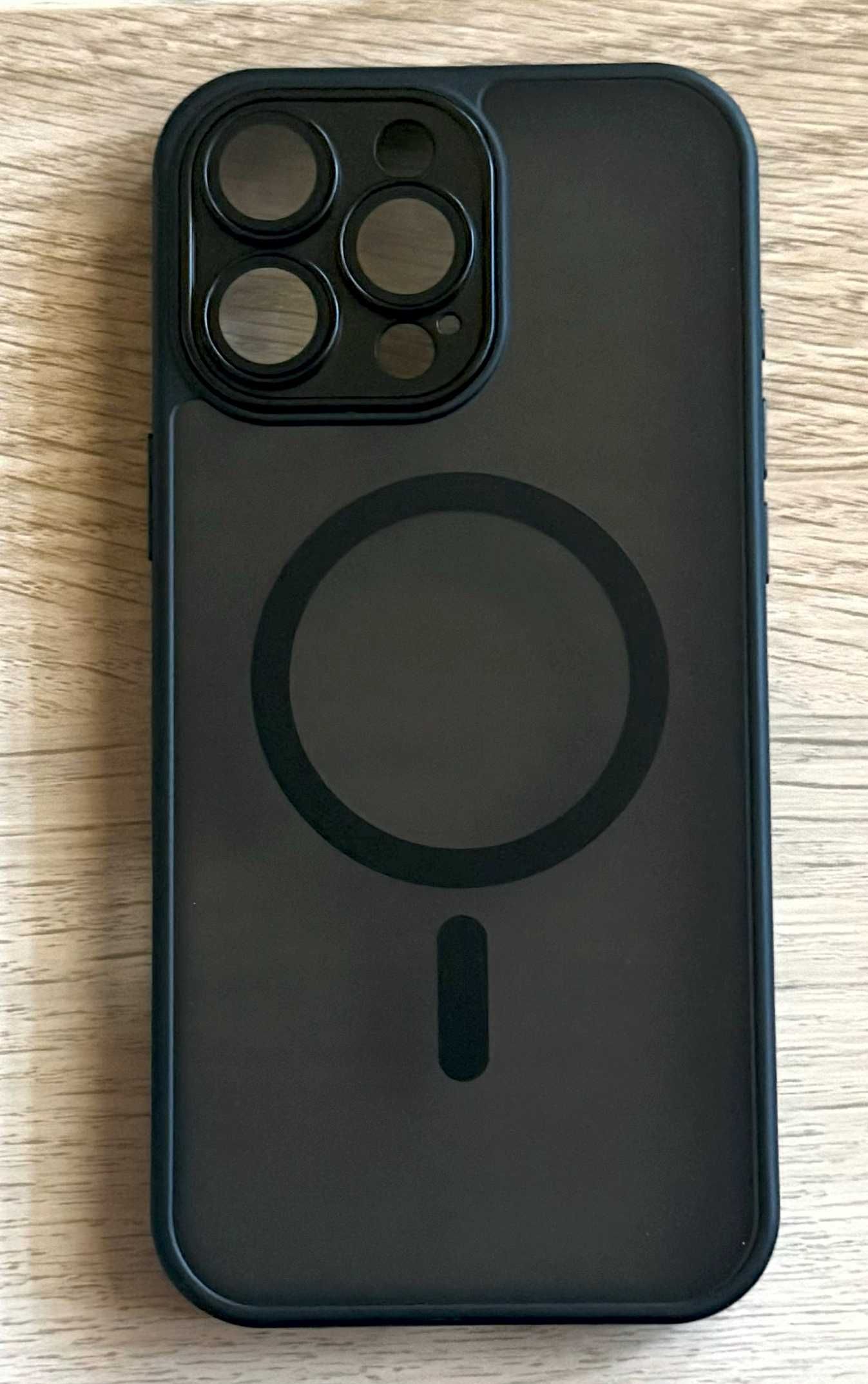 Etui iPhone 16 Pro Max MagSafe z osłoną aparatu półprzezroczyste