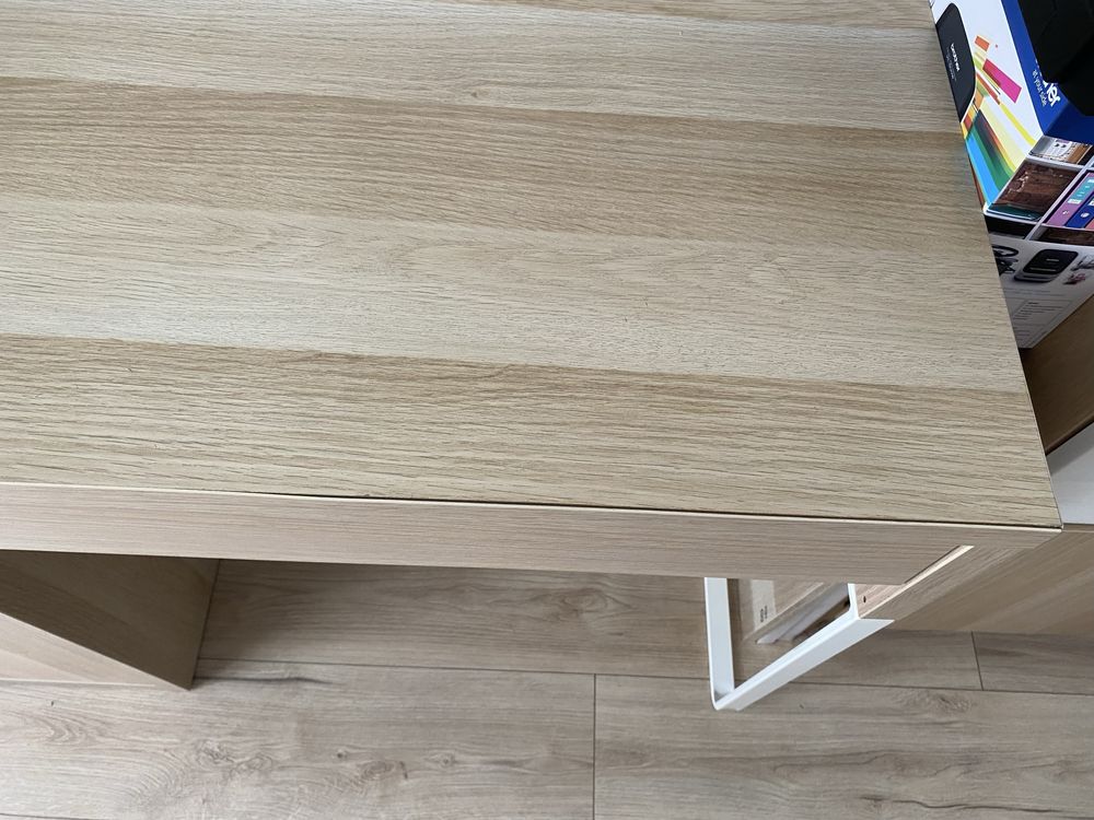 Biurko Ikea Micke imitacja dębu bejcowanego na biało