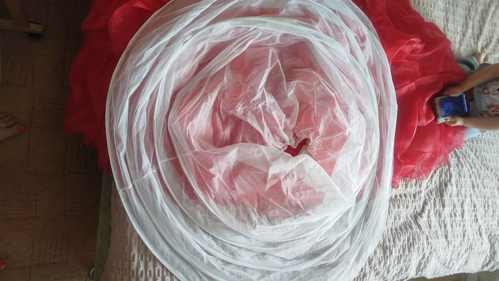 Нарядне випускне плаття