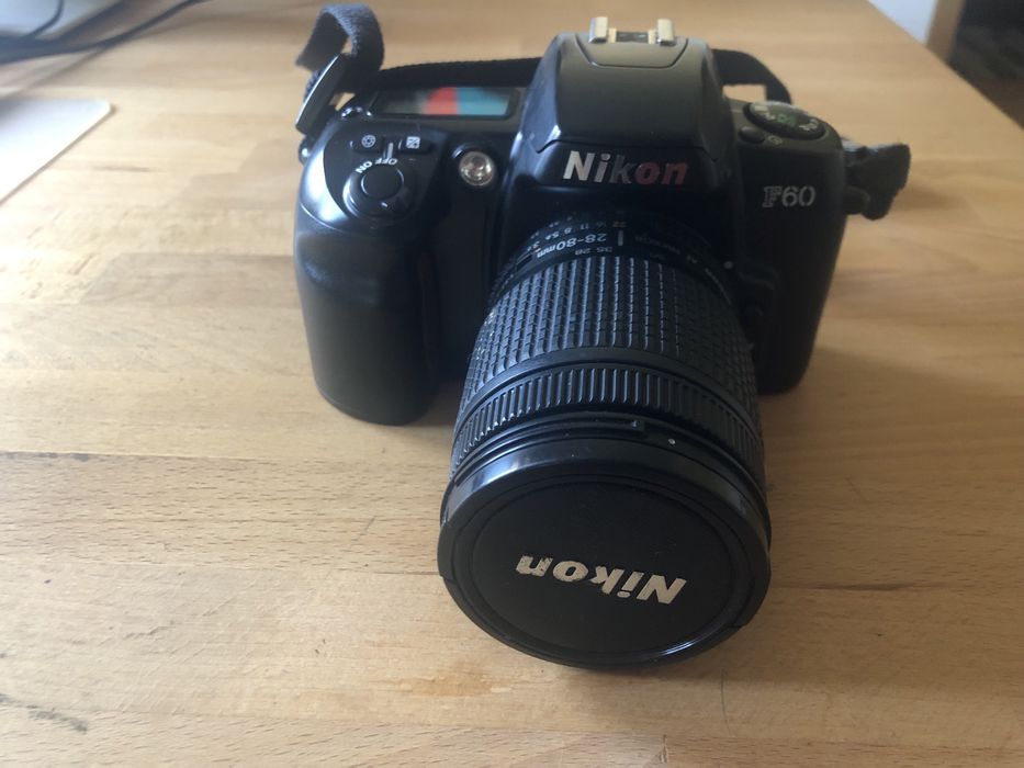 Máquina fotográfica Nikon F60