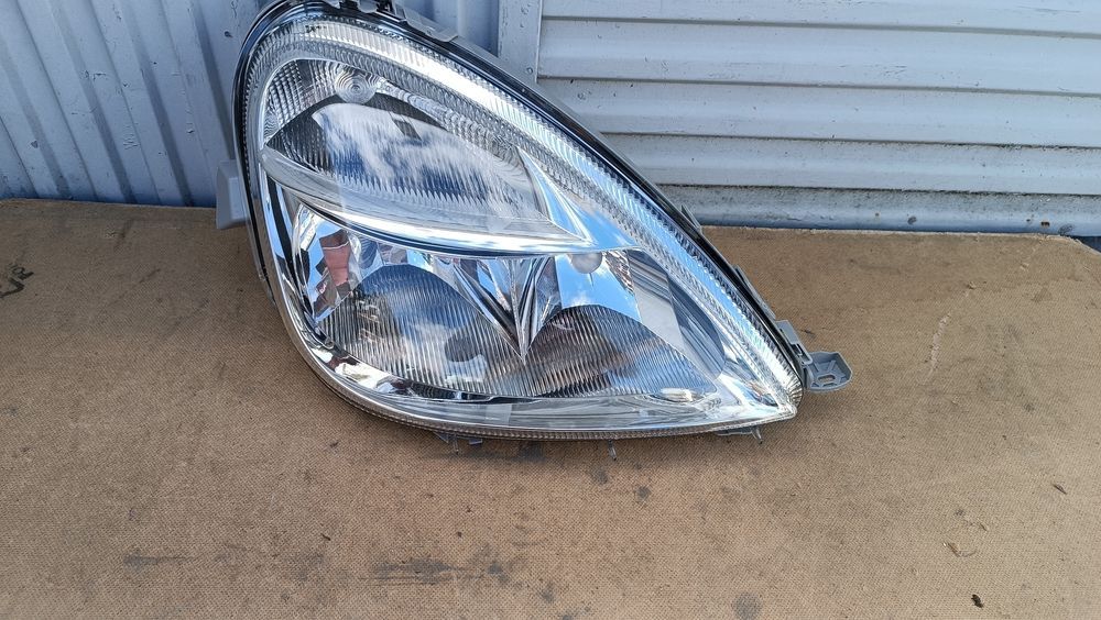 Vendo farol direito de Mercedes A Class W 168