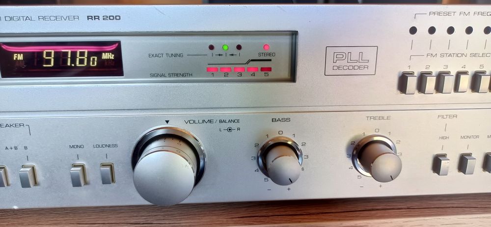 Amplituner Telefunken RR 200.