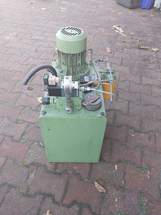 Agregat hydrauliczny Maagtechnic – z pompą, silnikiem i rozdzielaczem