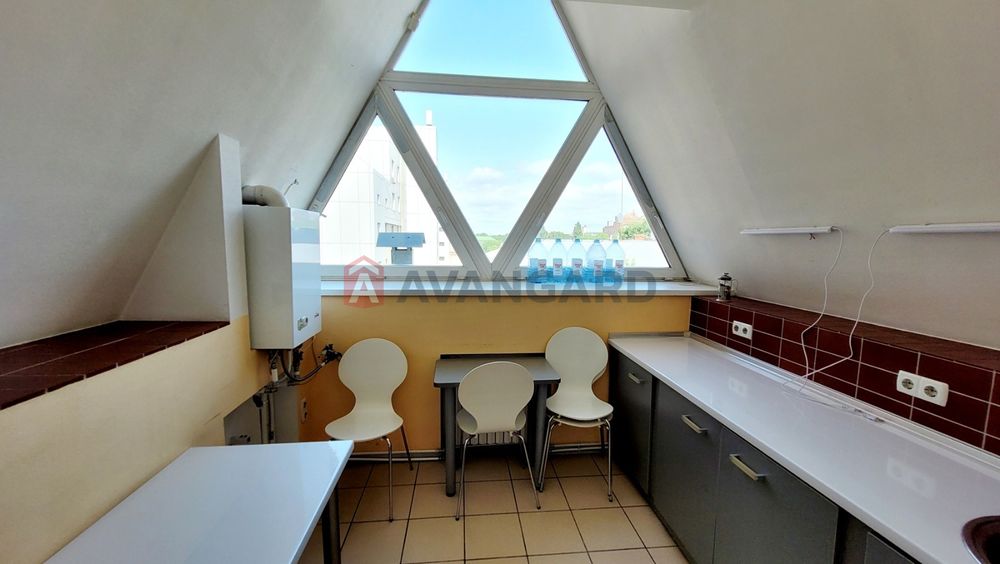 Продам в центре офисное помещение 92000$