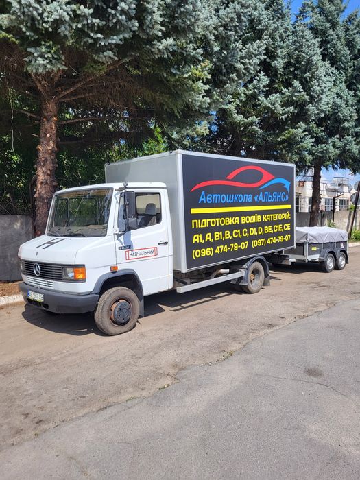 Автошкола Альянс інструктор категорії С, СЕ, С1, С1Е автоінструктор