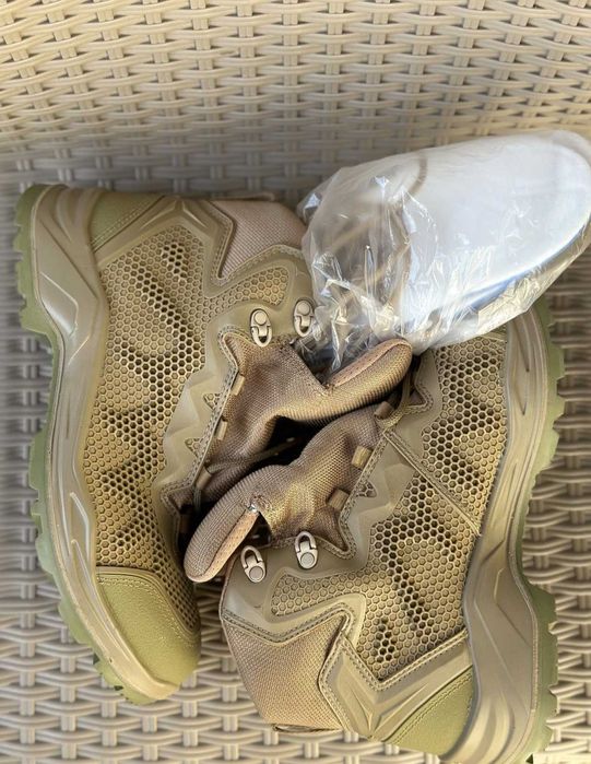 Продам берці демісезонні нові