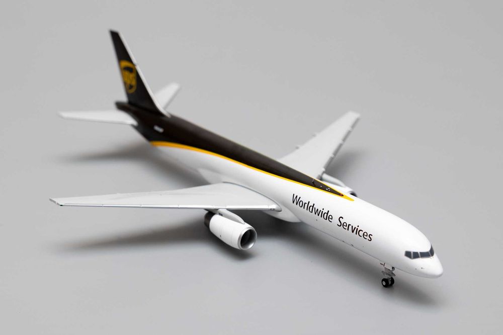 NOWY Samolot Boeing 757 -200F UPS cargo 1/200 GeminiJets metalowy