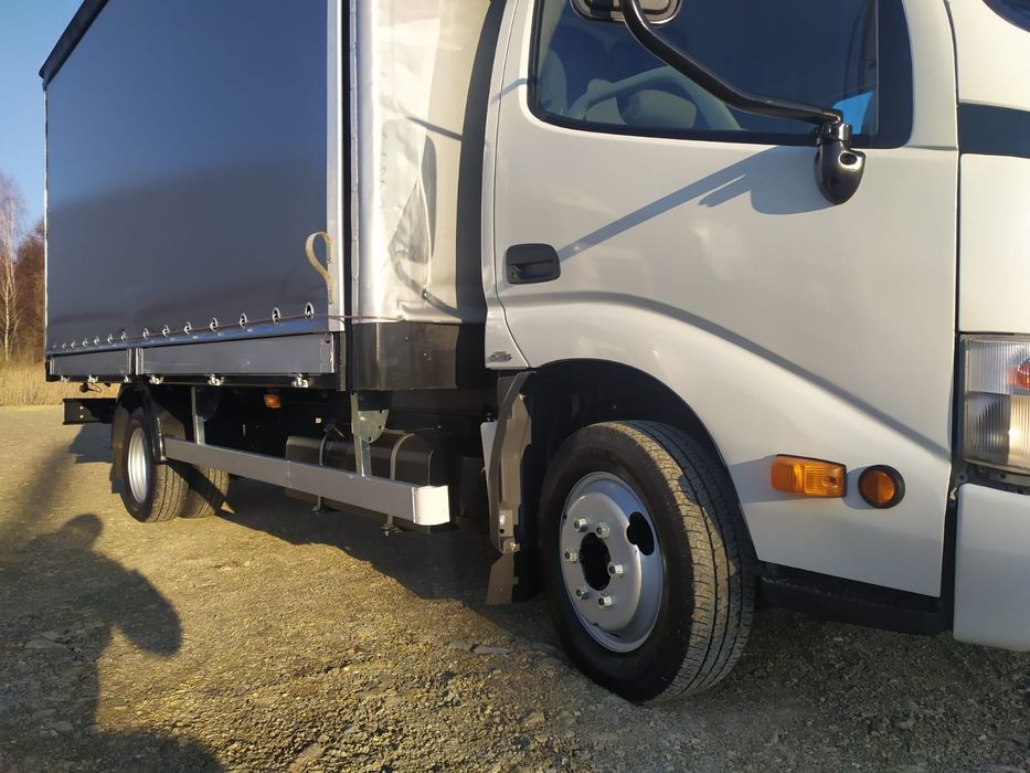Toyota Dyna 'M35.33' 3.0L [D-4D] 144HP Carroçaria tipo TIR (8 Paletes)