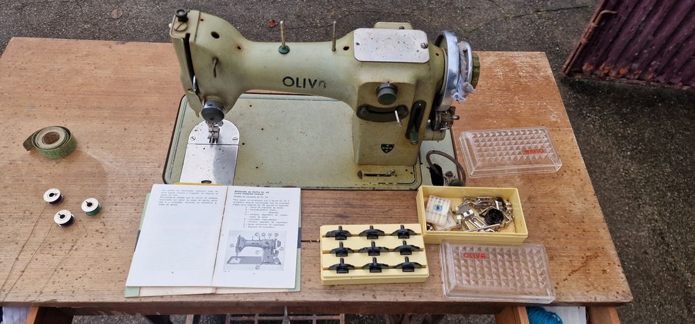 Máquina de costura Olivia