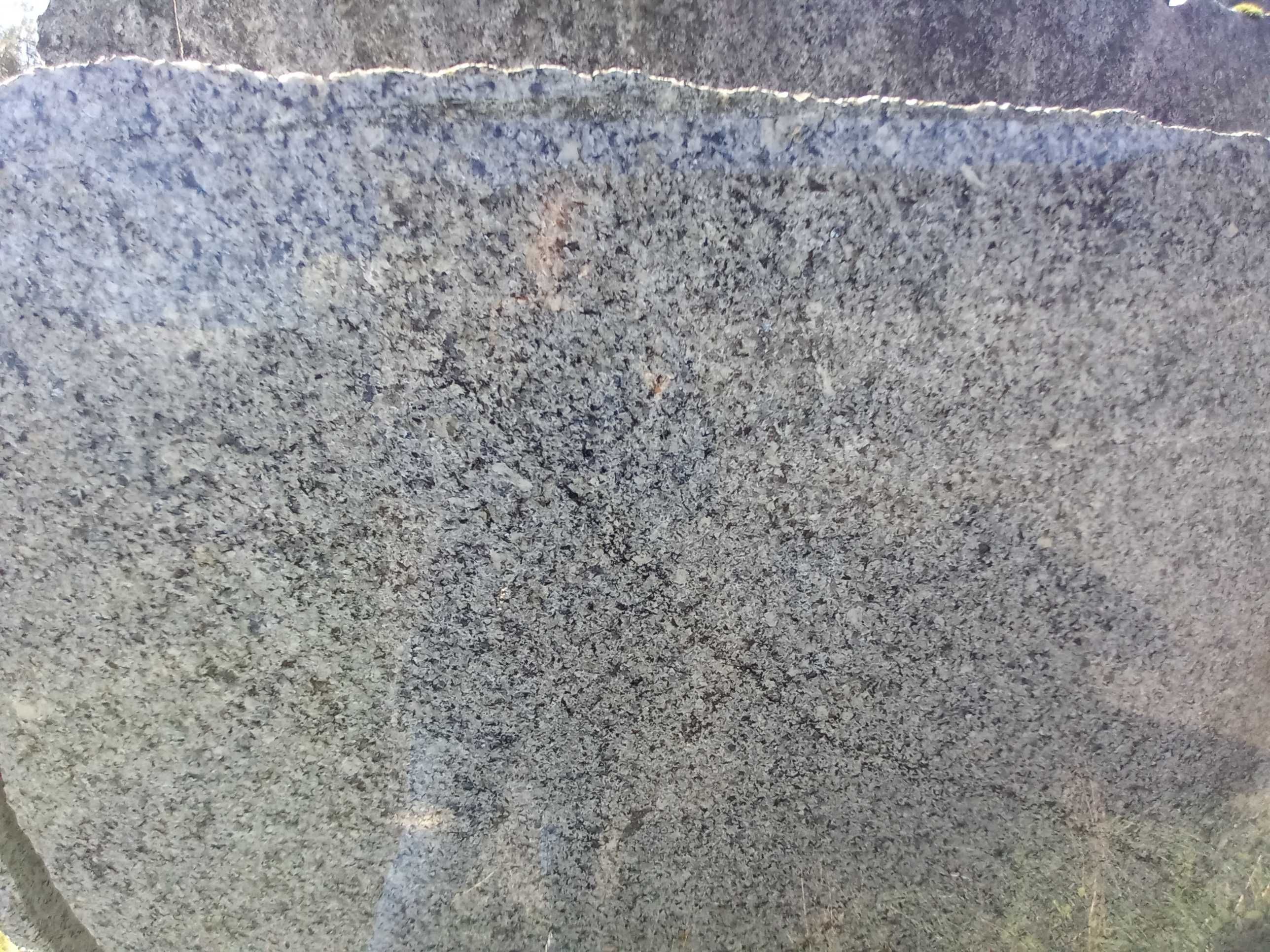 VENDE-SE Pedra serrada com e sem acabamento