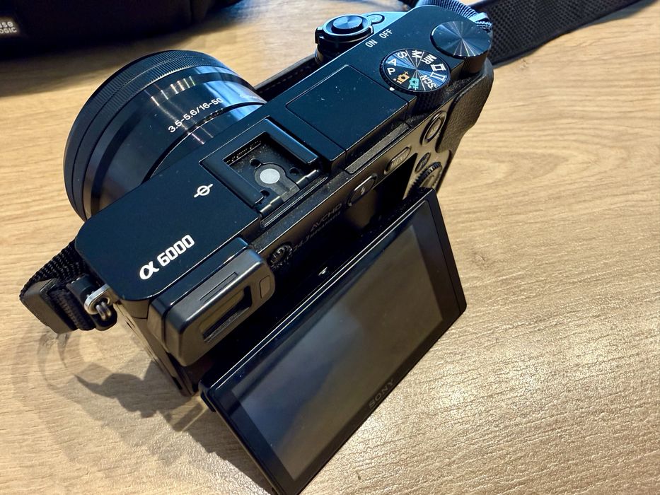 Aparat SONY Alpha a6000 Czarny + Obiektyw 16-50mm + 2x bateria