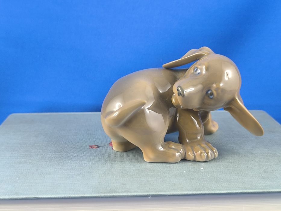 Pies, jamnik Royal Copenhagen #porcelana #ozdoba #prezent #dekoracja