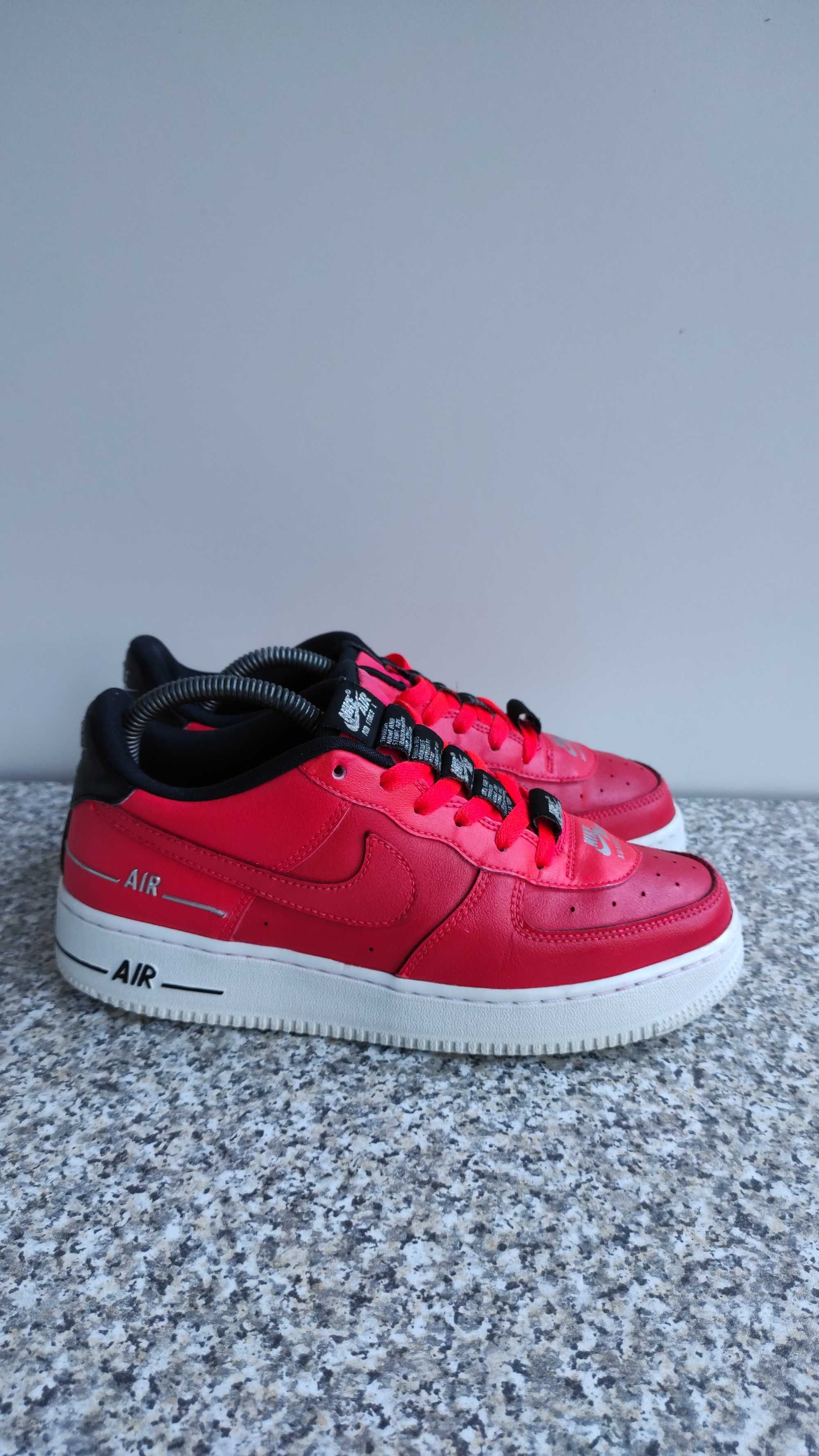 Кроссовки Nike Air Force 1 LV8 3 Laser