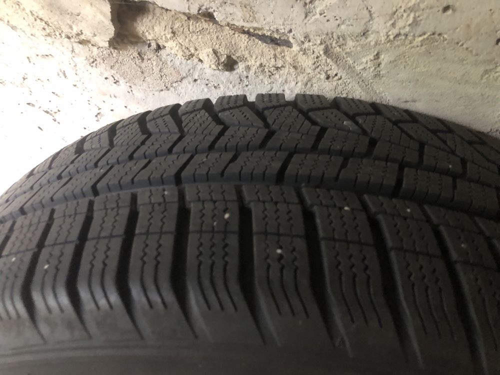 Зимова резина hankook winter i*cept 205 60 R16 Renault Scenic 3