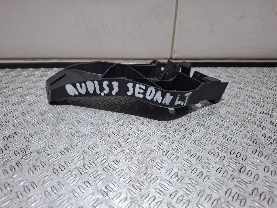 Prowadnica uchwyt zderzaka ślizg tył lewy Audi A3 S3 Sedan R 2022 nr 8V5807329A