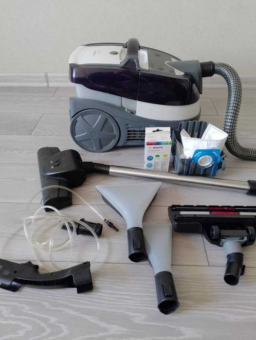 Миючий пилосос BOSCH Aqua wash&clean