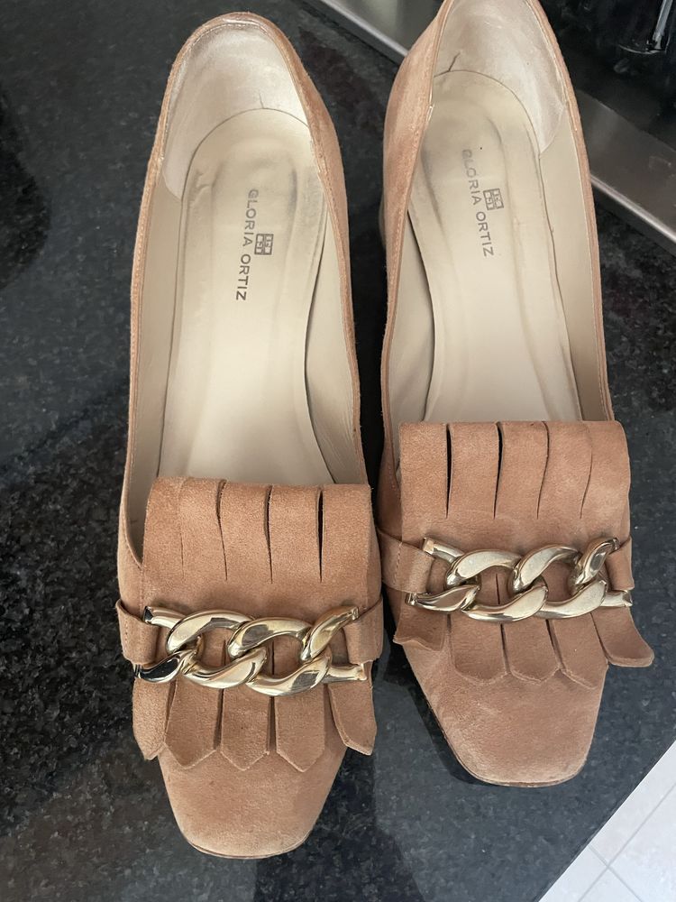 Sapatos Gloria Ortiz negociavel