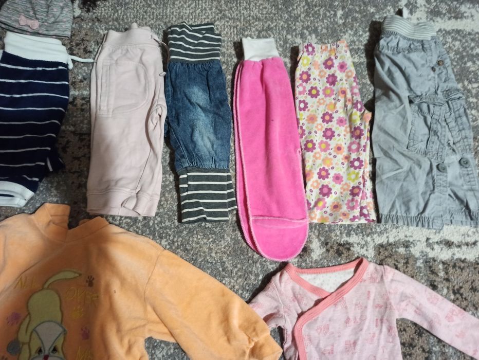 Віддам безкоштовно одяг