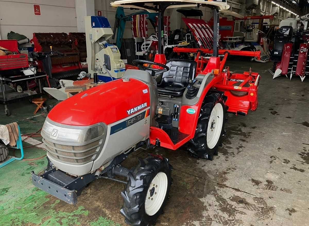 Traktor Yanmar AF17D - Kompaktowy traktor gotowy do pracy