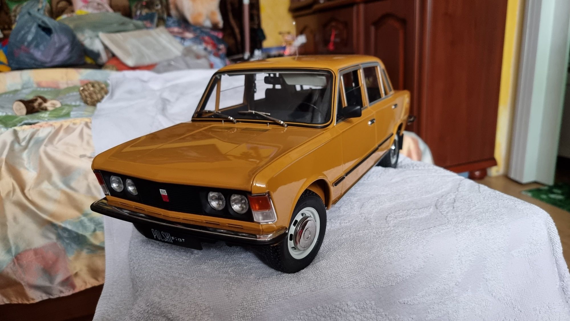 Model Fiat 125p skala 1:8