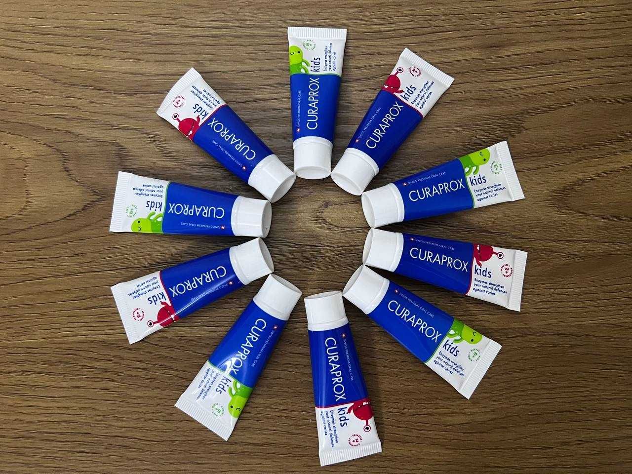 Дитячі зубні паста Curaprox Kids 10 мл