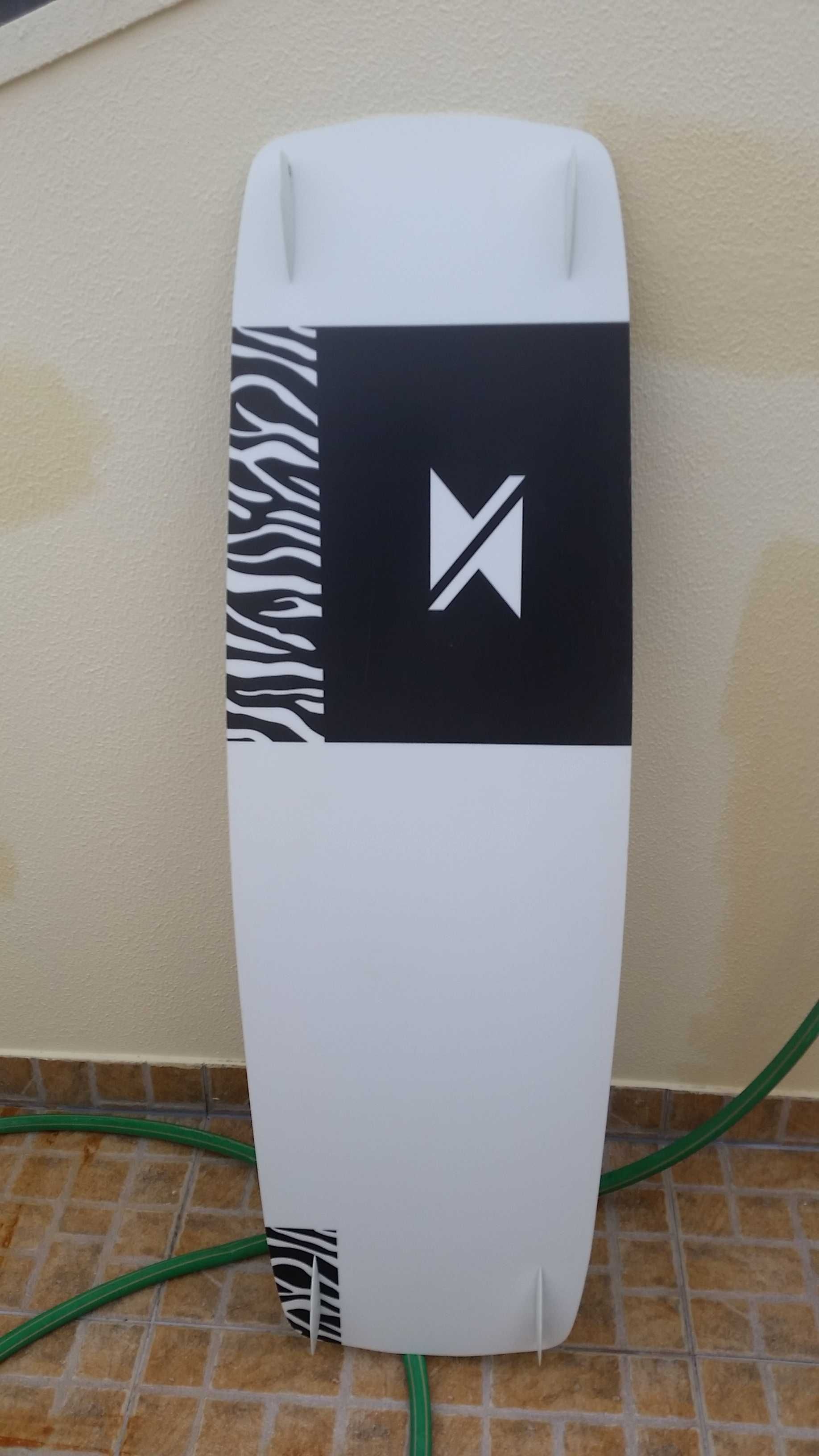 prancha de kitesurf xenon 136 x 41 cm