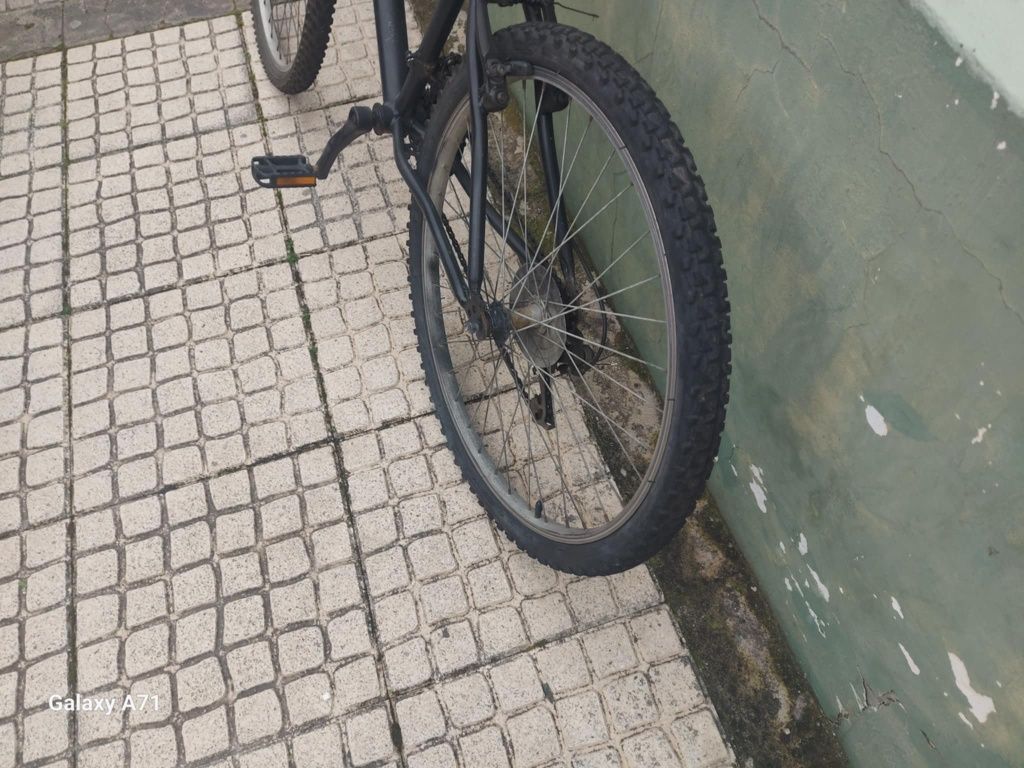 Vende se bicicleta