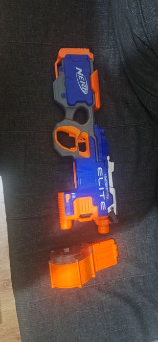 Nerf arma de brincar automatica com capacidade de 25 balas!