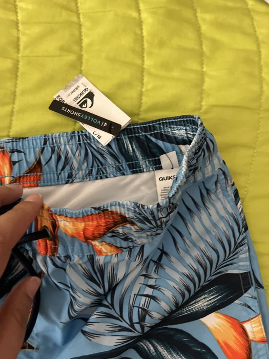 Calção de banho NOVOS c/ etiqueta Quiksilver 14 anos
