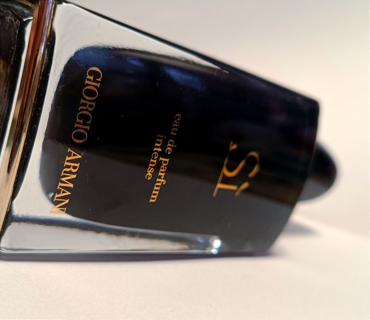 Flakon po perfumach Giorgio Armani Si intense 100 ml